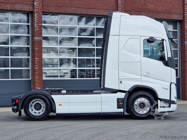 Standard-SZM Volvo FH 13.500 Globetrotter XL 4x2 - NEW - Full spec...