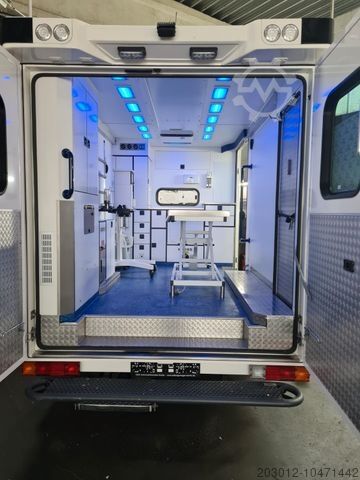 Fire truck MERCEDES-BENZ Sprinter 519 Tierarzt Garantie