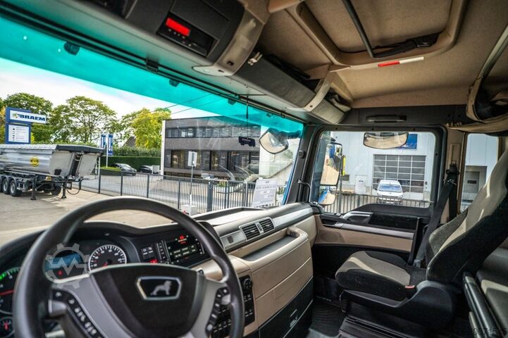 Standard tractor MAN TGX 26.580 XL BLS+INTARDER+BIG AXLES+HYDR.