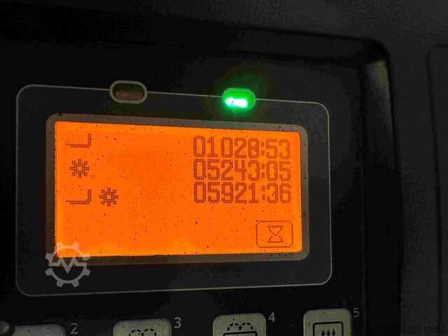 Electric 4-wheel forklift Toyota 8FBMKT30 - TRIPLEX 5,5 m