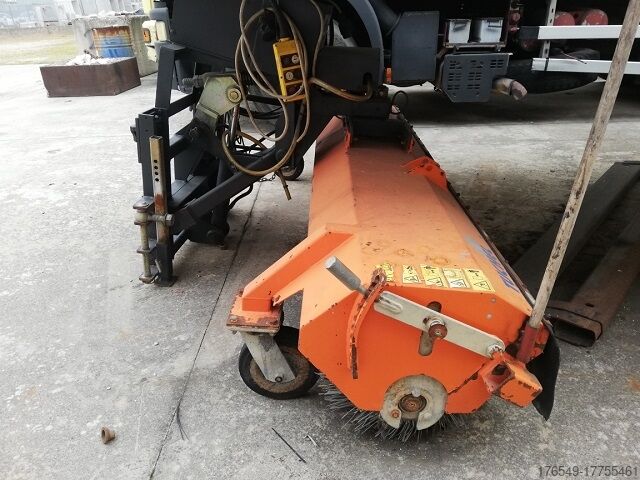 Rotating brush for street cleaning Tuchel Plus