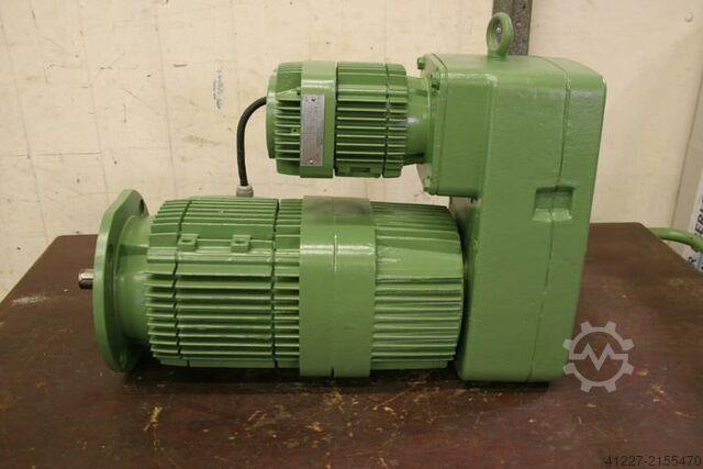 Getriebemotor 0,3/2,9 kW 106/945 U/min DEMAG KBA-112-MB-6