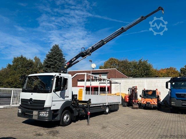 Autokran MERCEDES-BENZ 1221 Pritsche + HIAB XS077 ES 3 - 4x2 weiß
