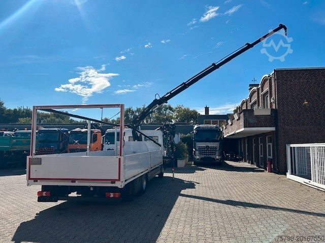 Autokran MERCEDES-BENZ 1221 Pritsche + HIAB XS077 ES 3 - 4x2 weiß