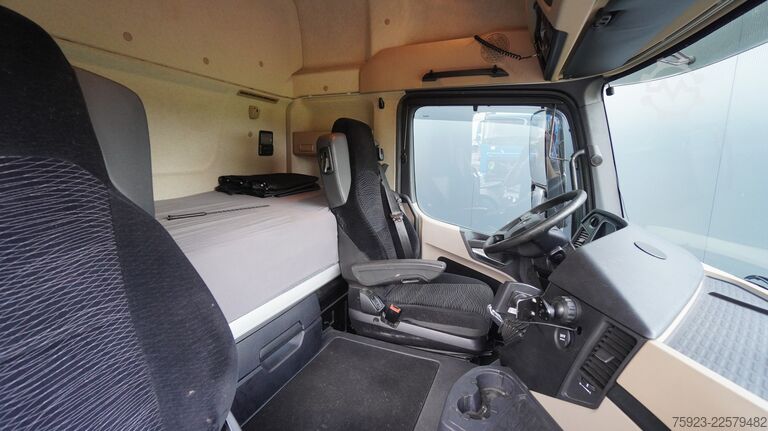 Standard-SZM Mercedes-Benz Actros 1943 tractor unit