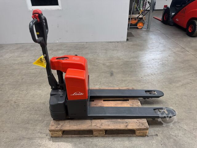 Manual pallet jack Linde MT 15-1133-01 [ID: 335]
