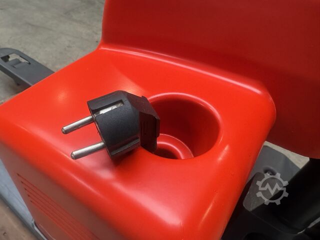 Manual pallet jack Linde MT 15-1133-01 [ID: 335]