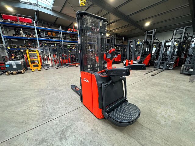 Manual stacker Linde L 14 API [ID: 358]