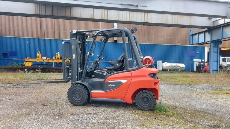 Treibgasstapler Linde H30-T01 // Baujahr 2022 // 3,2 Betriebsstunden //