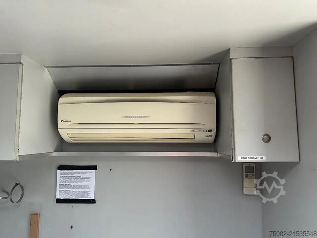 Scania P230 TOP: multifunct. ruimte met airco (camper?), 22kVA generator, hydr. steunpoten, beloopba Scania P230 TOP: multifunct. ruimte met airco (camper?...