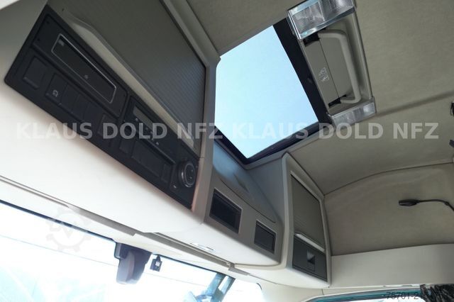 Standard tractor unit VOLVO FH 460 Globetrotter Kühlbox Euro 6