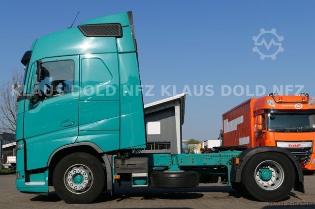 Standard tractor unit VOLVO FH 460 Globetrotter Kühlbox Euro 6