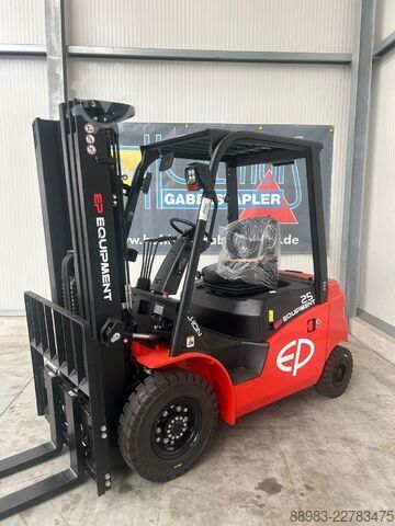 Electric 4-wheel forklift EP EFL253 P