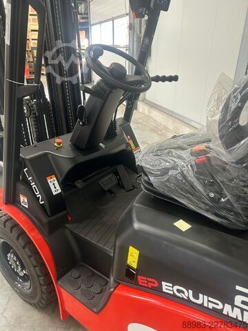 Electric 4-wheel forklift EP EFL253 P