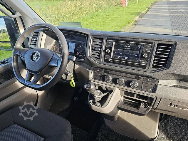 High-roof van VW CRAFTER 35 2.0 Bakwagen Laadklep!