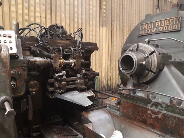 Gear milling machine 1 MAI PLOIESTI MDV 2000
