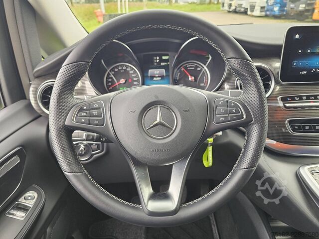 Personenbeförderung MERCEDES-BENZ EQV 300 L2 Navi 7-Persoons