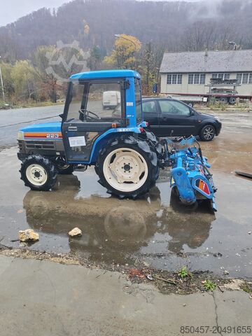 Traktor iseki TF223F