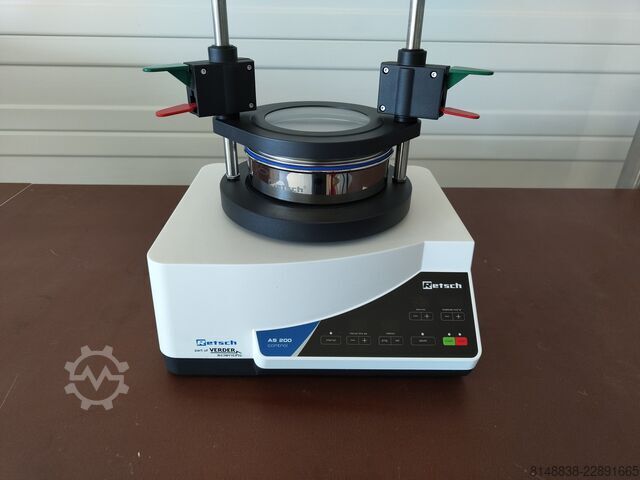 Vibrating screening machine with analysis sieves Retsch AS 200 Control