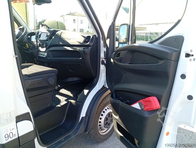 Van with aerial work platform Iveco Daily 35