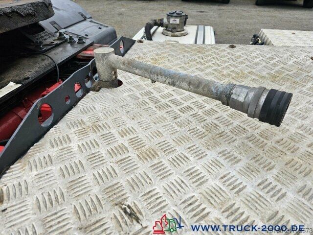 Standard tractor unit MAN TGS 18.460 4x4 (H) Kipphydr. + Bett Kühlschrank