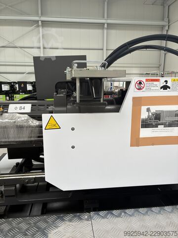 Injection molding machine YIZUMI UN500D1 IU3330 D=84