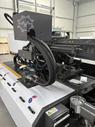 Injection molding machine YIZUMI UN500D1 IU3330 D=84