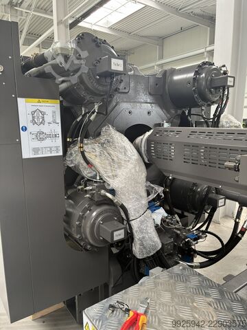 Injection molding machine YIZUMI UN500D1 IU3330 D=84