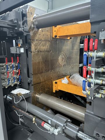 Injection molding machine YIZUMI UN500D1 IU3330 D=84