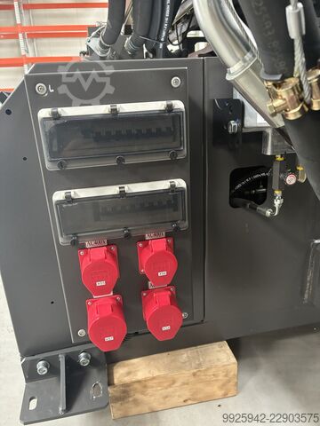Injection molding machine YIZUMI UN500D1 IU3330 D=84