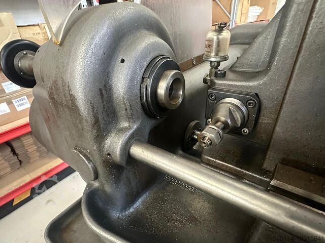 Gear hobbing machine Mikron Type 132-02