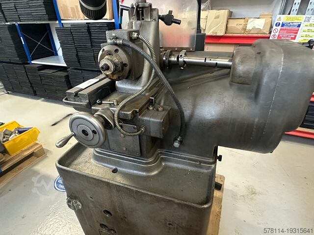 Gear hobbing machine Mikron Type 132-02