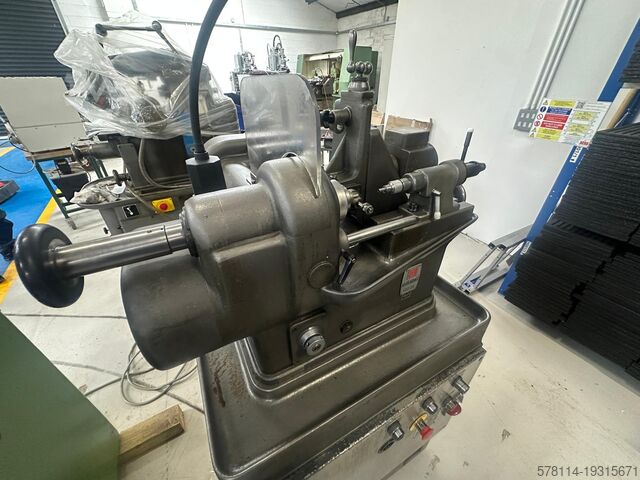 Gear hobbing machine Mikron Type 132-02 (23)