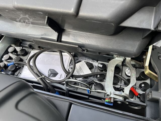 Stand-on stacker Linde D14SP