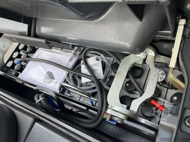 Stand-on stacker Linde D14SP