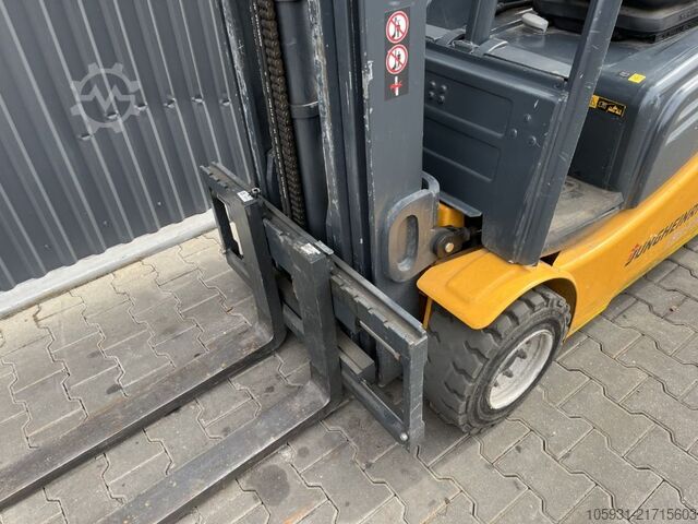 Elektro 3 Rad-Stapler Jungheinrich EFG218k