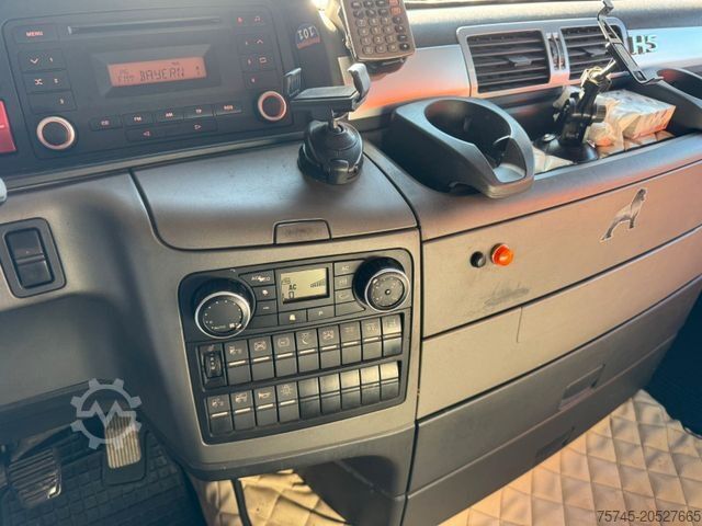 Flatbed truck MAN TGX 26.480*RETARDER*BAUSTOFF*ATLAS KRAN*KOMPLETT