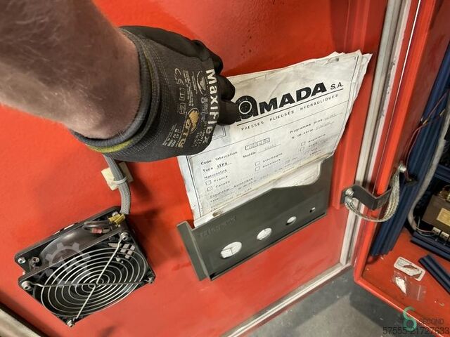 Press brakes  Amada ITPS 50t 2000mm 1990 Amada 