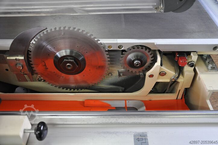 Formatkreissäge mit 4 gesteuerten Achsen Altendorf F45 ELMO IV plus