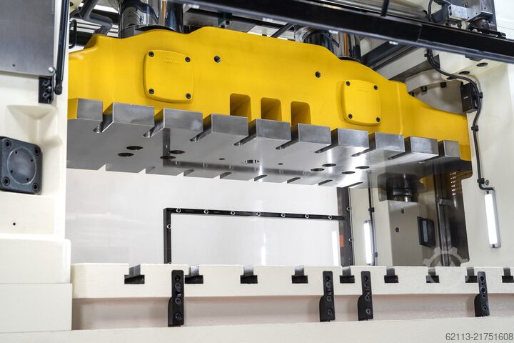 Automatic punching machine BRUDERER BSTA 125