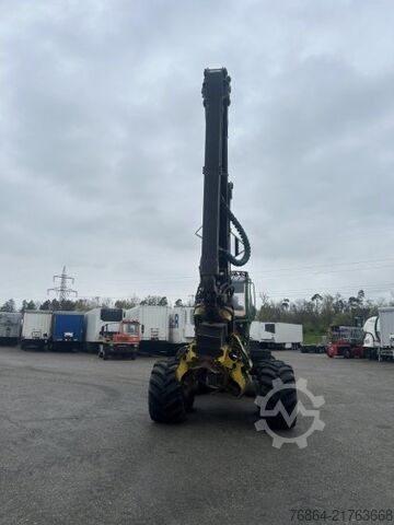 Forestry vehicle JOHN DEERE 1270G HARVESTER 8X8