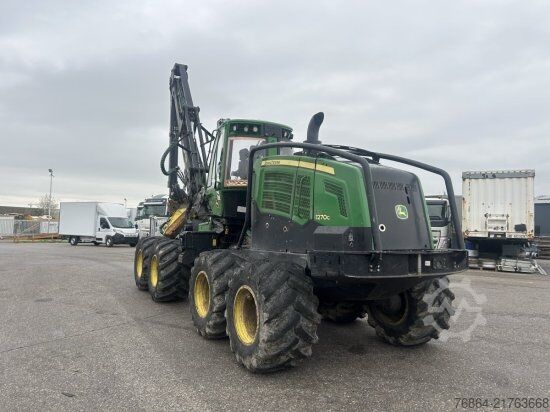 Forestry vehicle JOHN DEERE 1270G HARVESTER 8X8