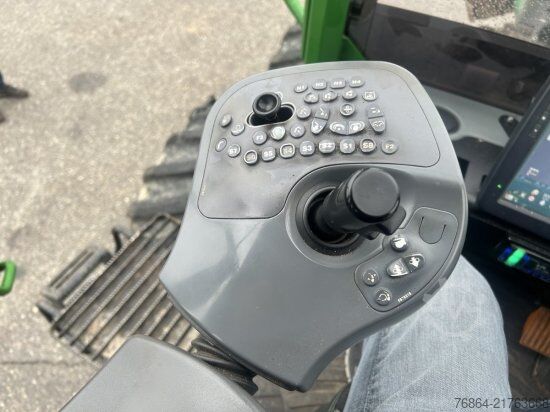 Forestry vehicle JOHN DEERE 1270G HARVESTER 8X8