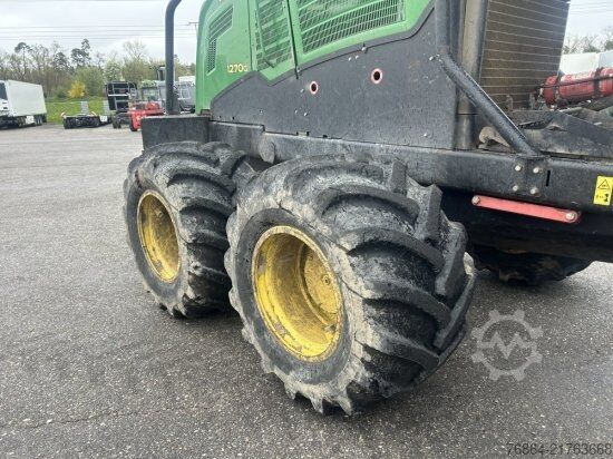 Forestry vehicle JOHN DEERE 1270G HARVESTER 8X8