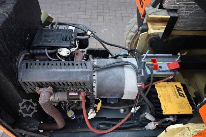 Scherenhebebühne JLG M4069 Hybrid, 14.2m Working Height, 360kg Capacity