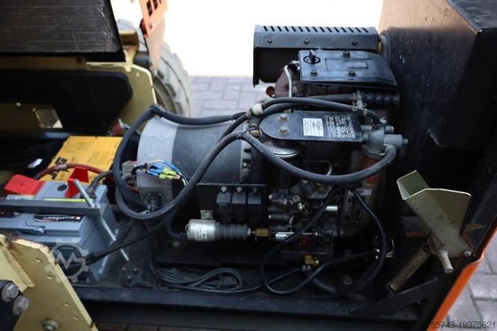 Scherenhebebühne JLG M4069 Hybrid, 14.2m Working Height, 360kg Capacity