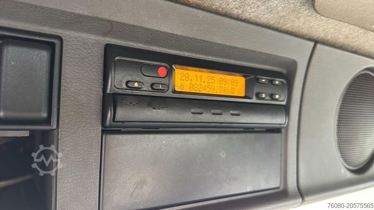 Fahrgestell mit Fahrerhaus Volvo FL 220 (MANUAL GEARBOX / BOITE MANUELLE)