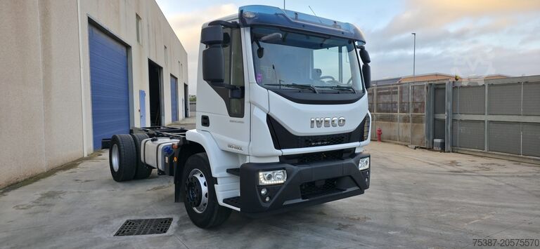 Truck chassis iveco 180e28