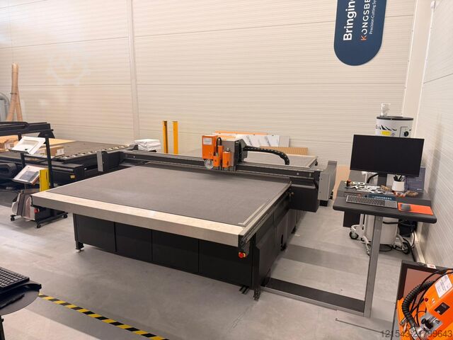 Paper cutting machine Kongsberg C44 Edge (2210 x 3200 mm)