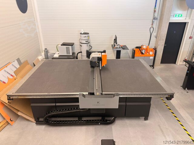 Paper cutting machine Kongsberg C44 Edge (2210 x 3200 mm)